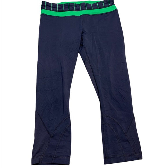 Lululemon Crop Leggings. Size 6 - Picture 4 of 9